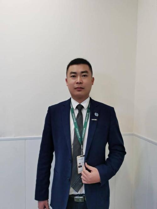 房产经纪人用行动诠释\